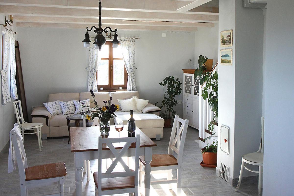 Casa Beata Villa Lesencetomaj Exteriör bild