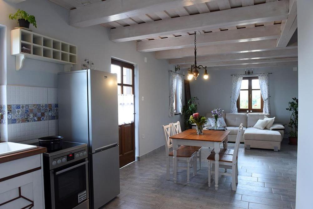 Casa Beata Villa Lesencetomaj Exteriör bild